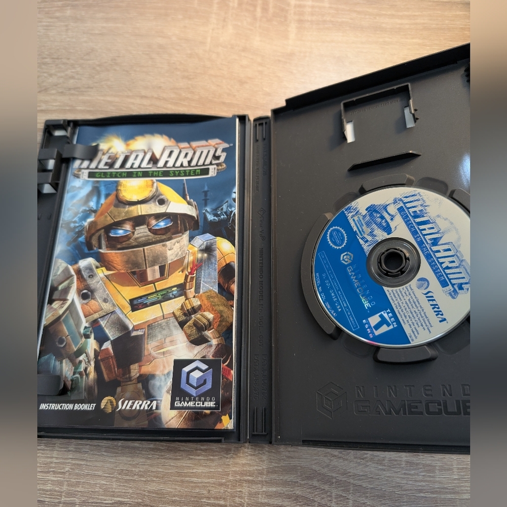Sierra Metal Arms: Glitch in the System for Nintendo GameCube - Black - Picture 4 of 7
